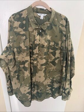 Old Navy Camo Button-Down Shirt in Olive & Khaki